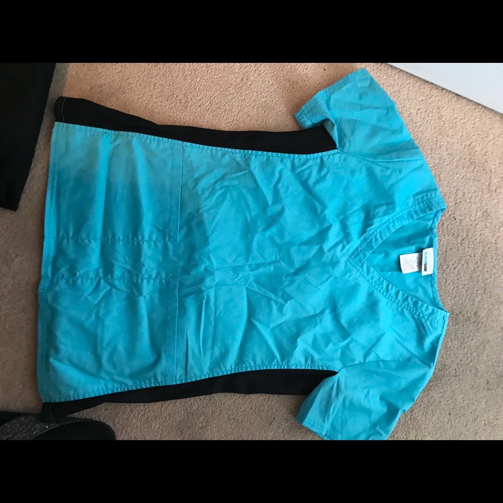Scrub set
